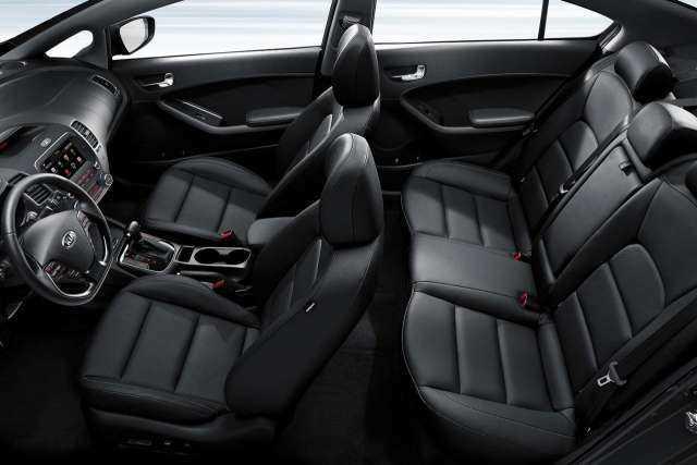 Có 600 triệu nên mua Hyundai Elantra hay Kia Cerato?