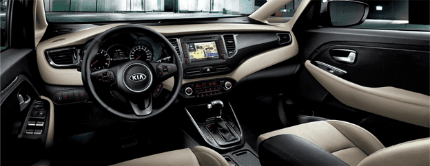 So sánh hai mẫu xe MPV gia đình: Kia Rondo và Toyota Innova.