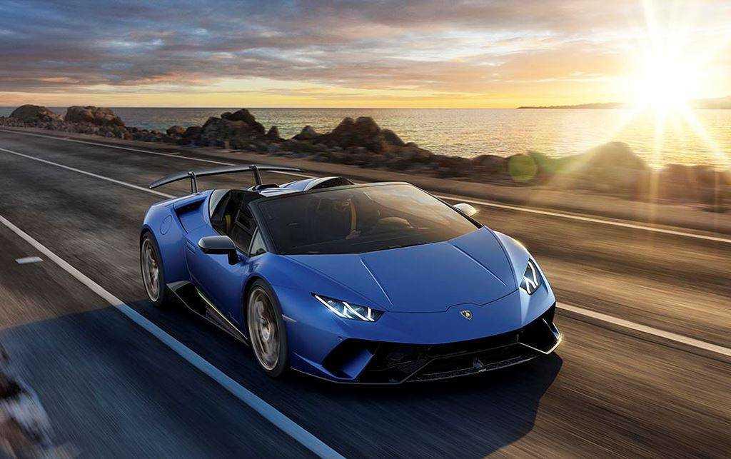 Xót xa siêu bò Lamborghini Hurancan Spyder bị Honda Civic 