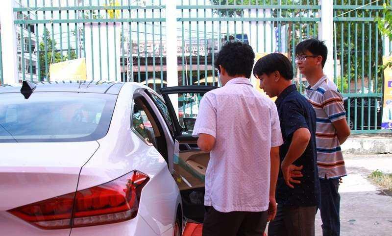 Mua xe lần đầu, chọn ô tô cũ hay mới?