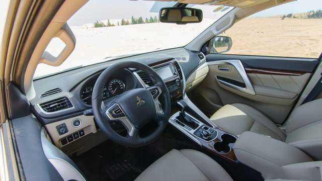 So sánh xe hơi Ford Everest 2018 và Mitsubishi Pajero Sport 2018