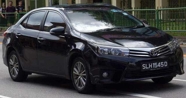 So sánh ngoại thất Kia Cerato và Toyota Corolla Altis