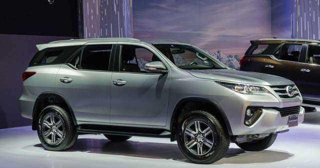 So sánh động cơ, an toàn Isuzu Mu-X và Toyota Fortuner