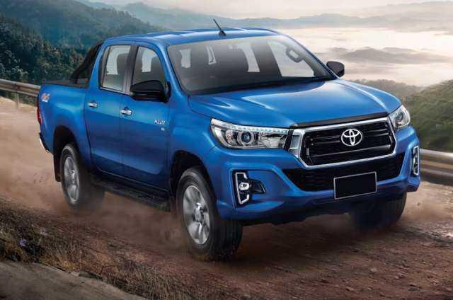 So sánh động cơ và an toàn Nissan Navara và Toyota Hilux