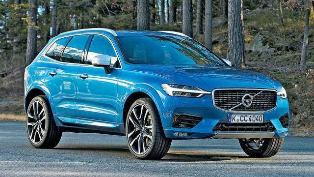 So sánh công nghệ an toàn Mercedes-Benz GLC và Volvo XC60
