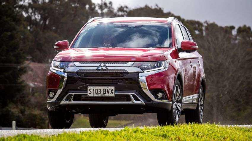 xe 5+2 Mitsubishi Outlander 2019