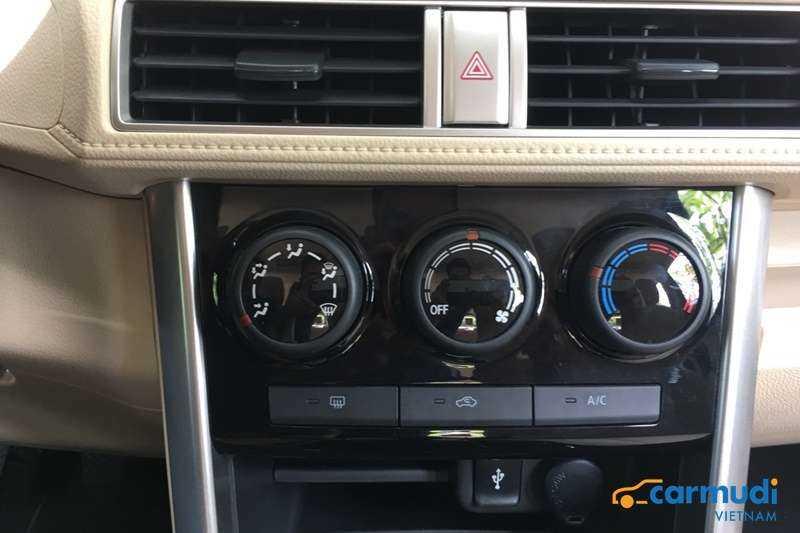 Xe gia đình Mitsubishi Xpander giá 550 triệu có gì hot?