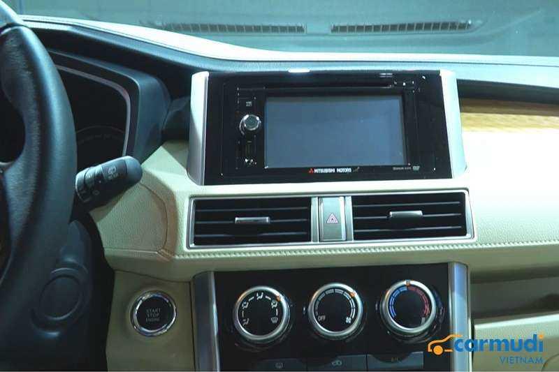 Xe gia đình Mitsubishi Xpander giá 550 triệu có gì hot?