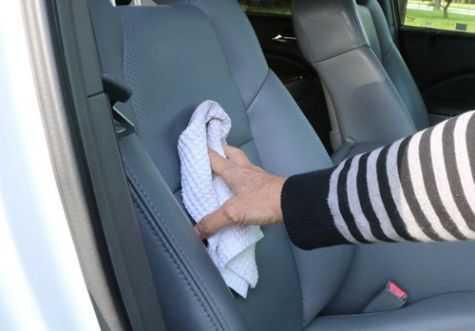 Tự tay làm sạch vết bẩn trên ghế ô tô, tại sao không?