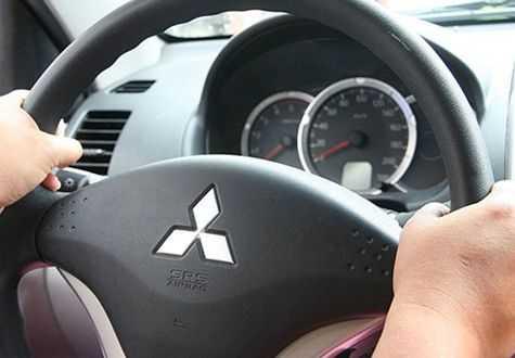 4 tính năng hiện đại trên ô tô các bác tài thường "bỏ quên"