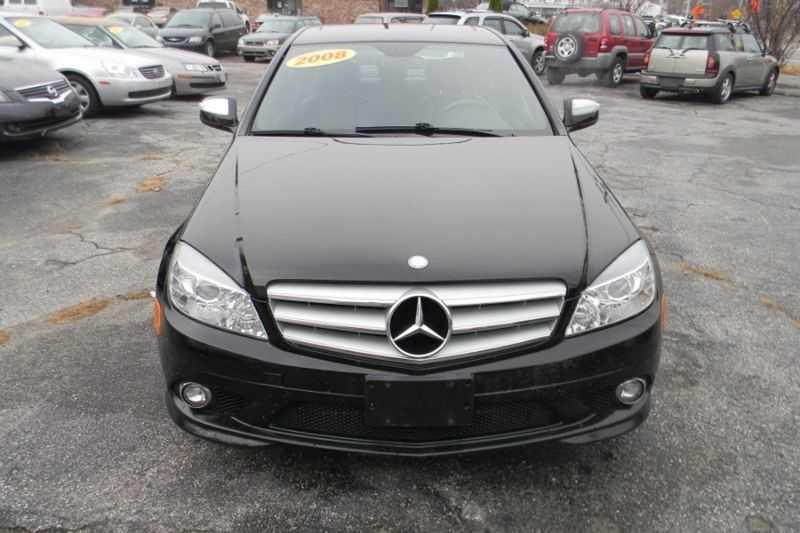 ngoại hình Mercedes-Benz C200