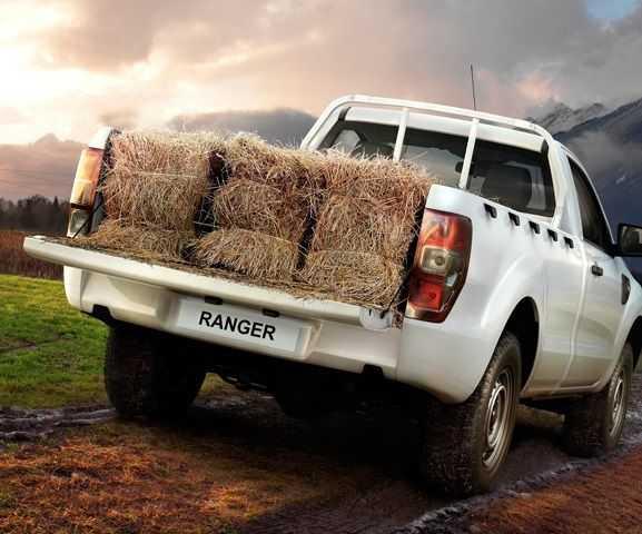 kéo nặng hoặc chở hàng nặng