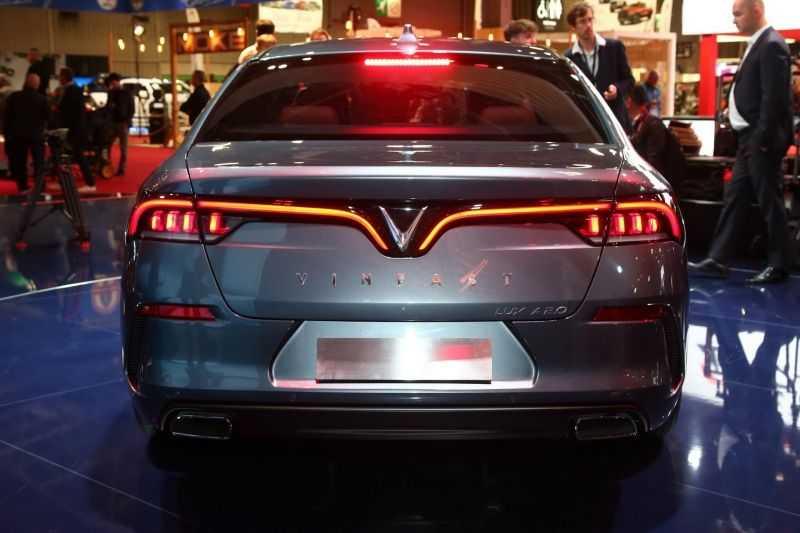 xe Vinfast LUX A2.0