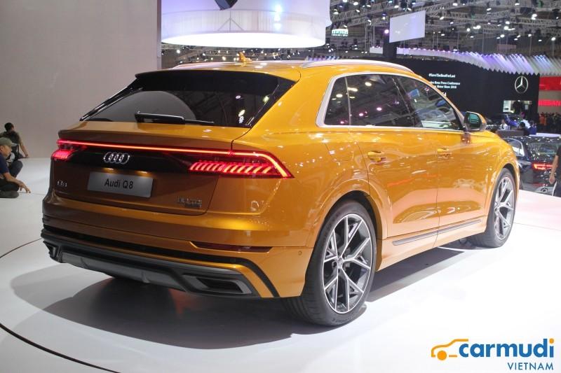 đuôi xe audi q8