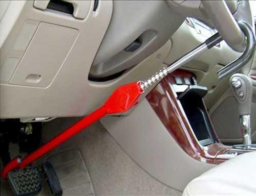 khoá bàn đạp phanh