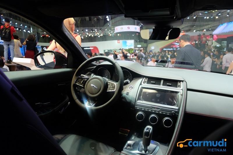 trang thiết bị nội thất jaguar e-pace