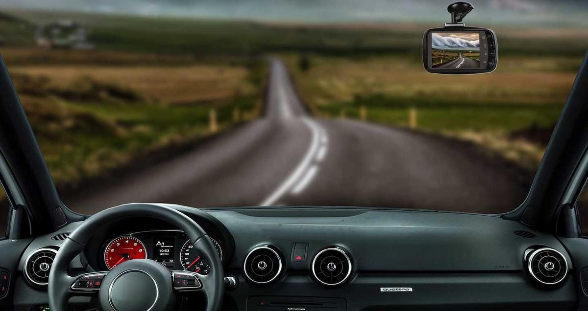 Vì sao cần lắp camera hành trình trên ô tô?