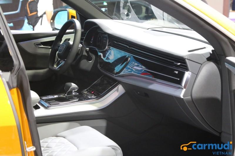 khoang nội thất audi q8