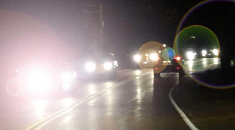 chói mắt do xe ngược chiều