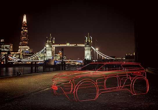 Land Rover Evoque được trưng bày trên đường phố Luân Đôn