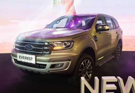 Ford Everest 2018 chính thức công bố giá 2 phiên bản Ambiente