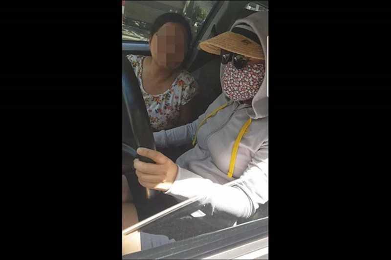 Trang phục rườm rà