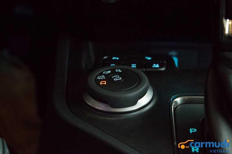 vận hành xe Ford Everest 2018