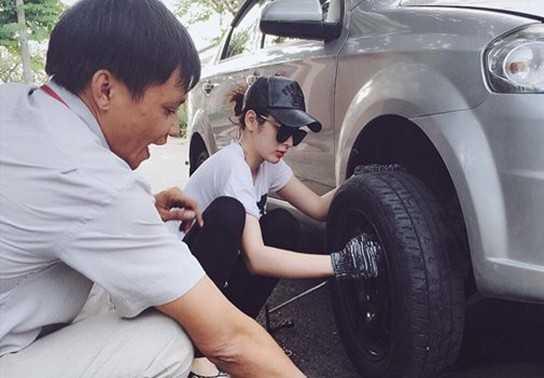 Làm gì khi ô tô chết máy?