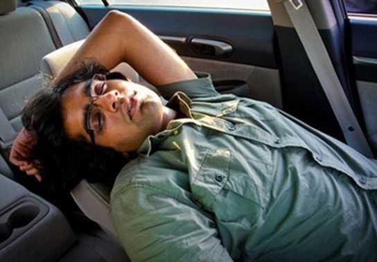 4 mối nguy rình rập khi ngủ trong ô tô