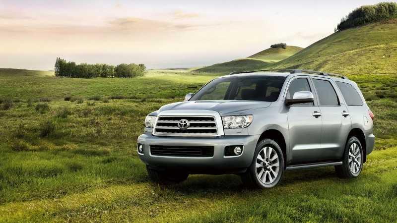 xe Toyota Sequoia