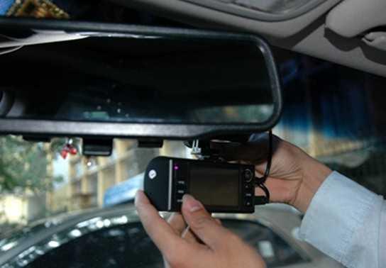 Vì sao cần lắp camera hành trình trên ô tô