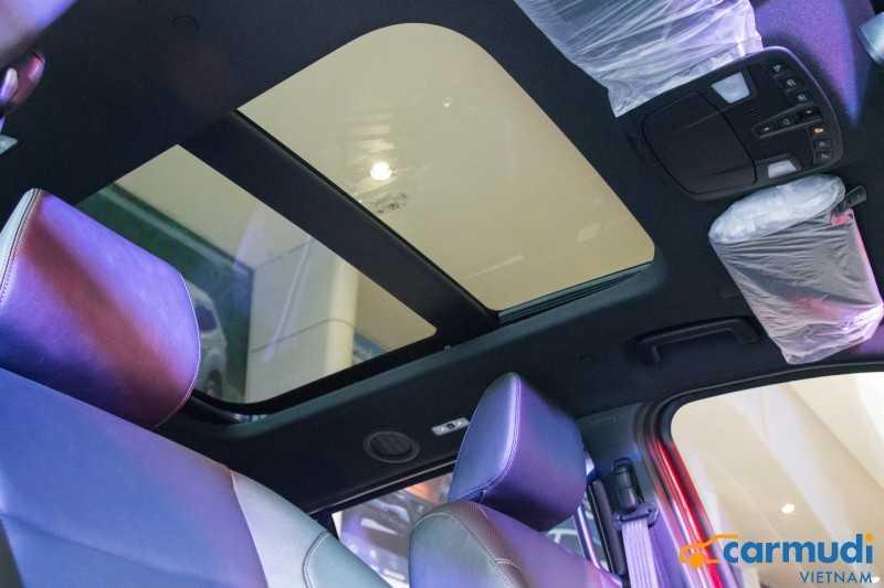 cửa sổ trời xe Ford Everest 2018