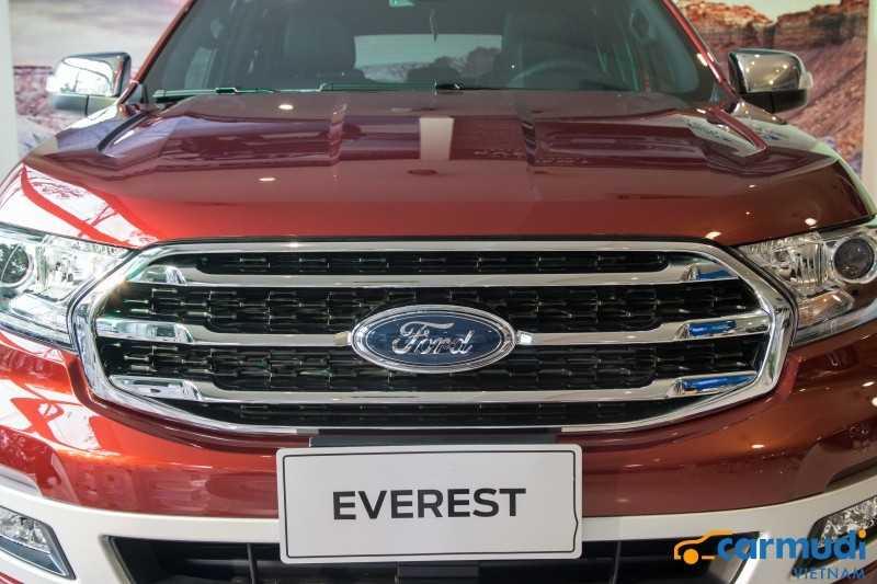 lưới tản nhiệt xe Ford Everest 2018