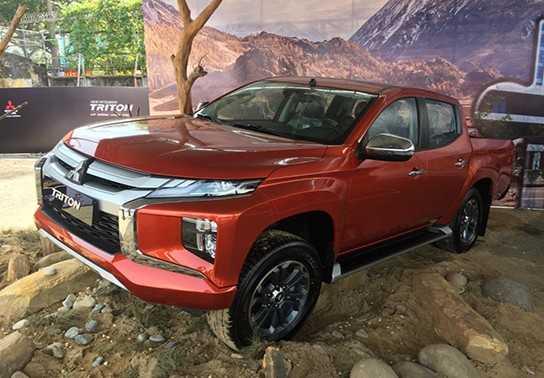 Mitsubishi Triton 2019 facelift vừa ra mắt có giá lăn bánh bao nhiêu?