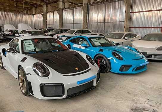 Trong 2 tuần, Porsche Việt Nam liên tục đưa về 5 mẫu xe khủng