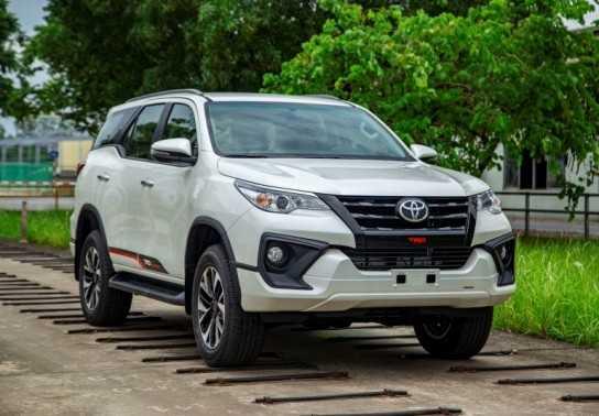 Toyota Fortuner lắp ráp công bố giá bán chính thức từ 1,033 tỉ đồng