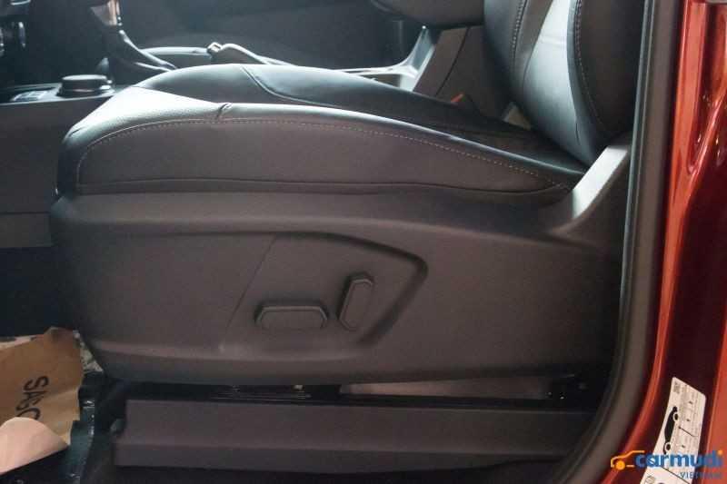 Ghế lái trên tất cả phiên bản Ford Everest 2022 