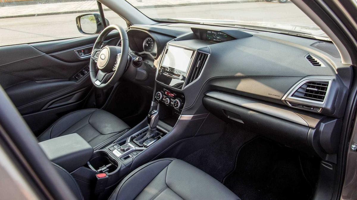 Nội thất tiện nghi của Subaru Forester 2019