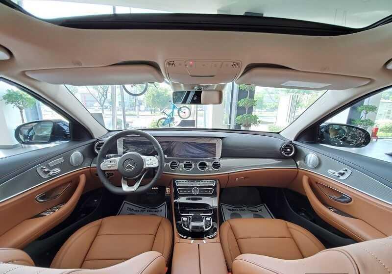 Nội thất Mercedes E 300 AMG 2019