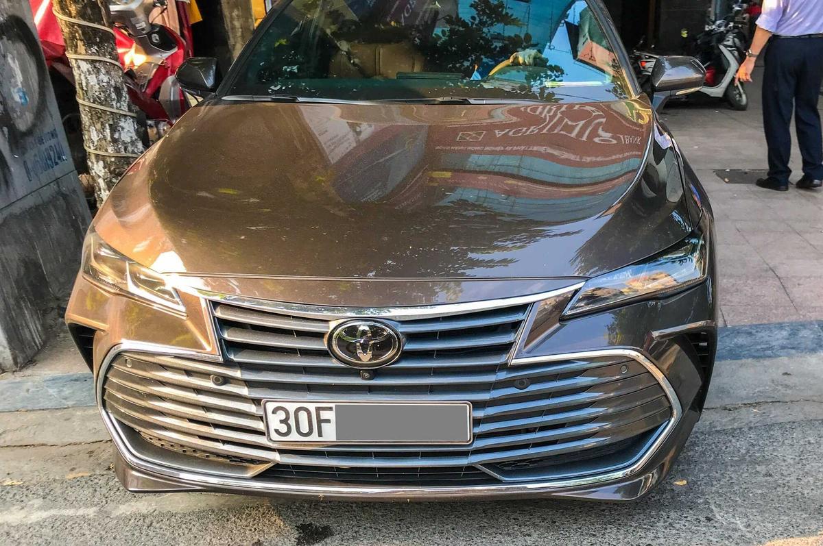 Cận cảnh hàng hiếm Toyota Avalon 2019
