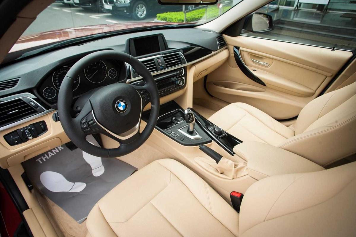 Nội thất BMW 310i (F30)