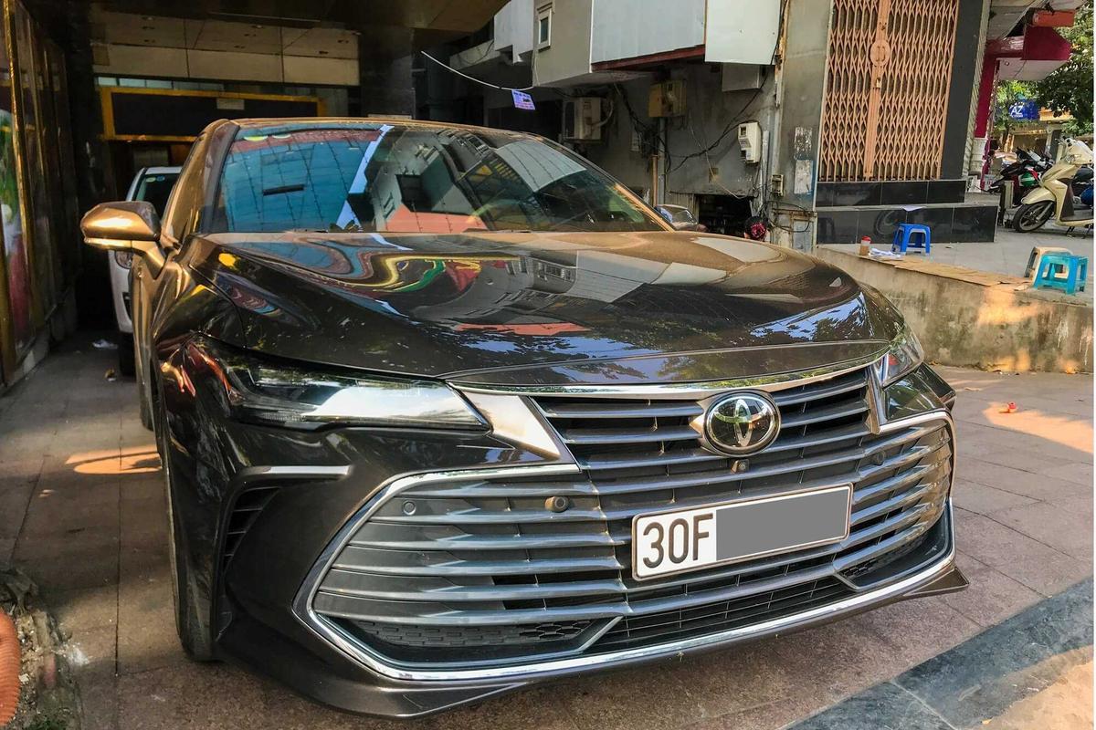 Cận cảnh hàng hiếm Toyota Avalon 2019 - Đàn anh của Toyota Camry lăn bánh Việt Nam - Ảnh 1.