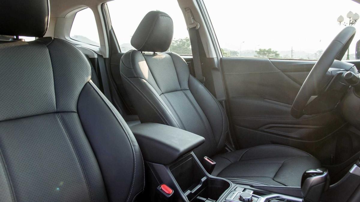 Nội thất tiện nghi của Subaru Forester 2019