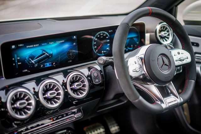 cận cảnh Mercedes-AMG A35 4Matic