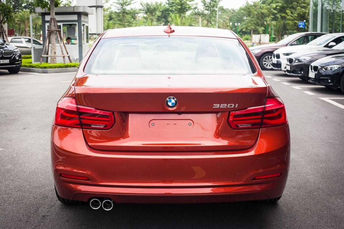 BMW 310i (F30)