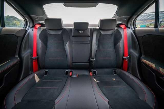 cận cảnh Mercedes-AMG A35 4Matic