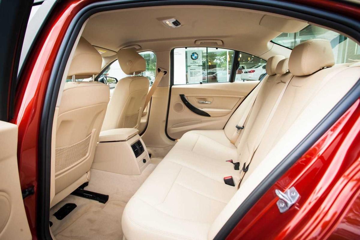 Nội thất BMW 310i (F30)