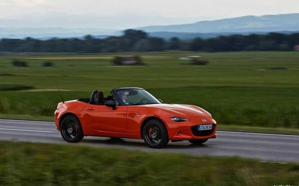 MX-5 Miata 2019: Mẫu xe Mazda mui trần đẳng cấp