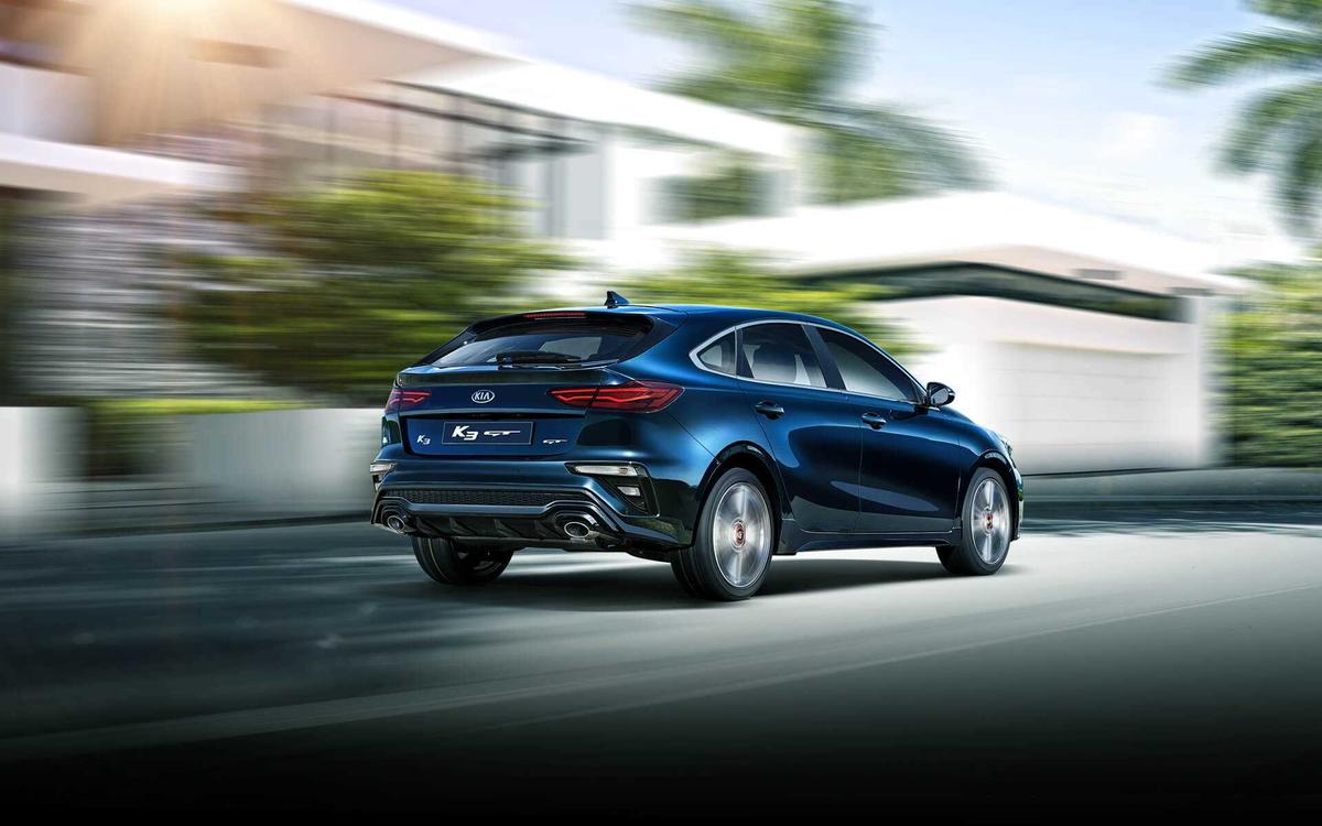 Lộ diện đối thủ của Honda Civic RS: Kia Cerato phiên bản GT giá từ 517 triệu