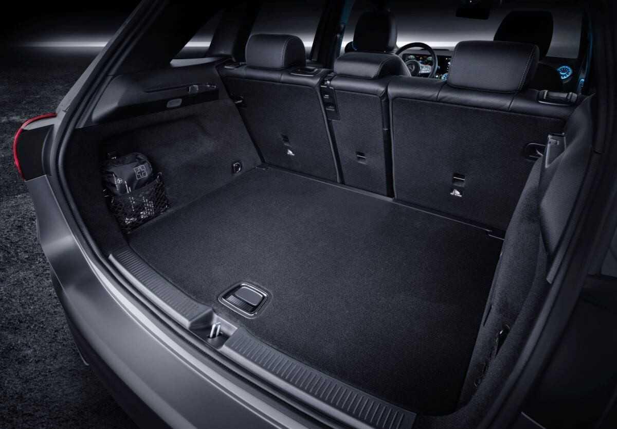 MPV Mercedes-Benz B200 Progressive Line ra mắt thế hệ mới với giá 1,3 tỷ đồng